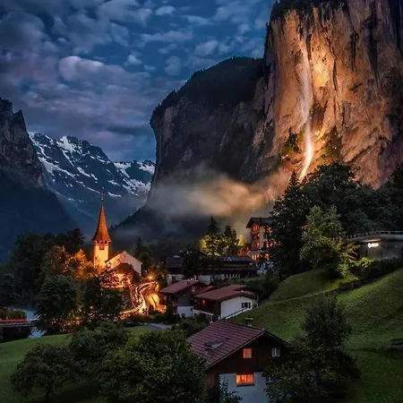 Beautiful Chalet With Views Of Waterfall, Mountains.. *